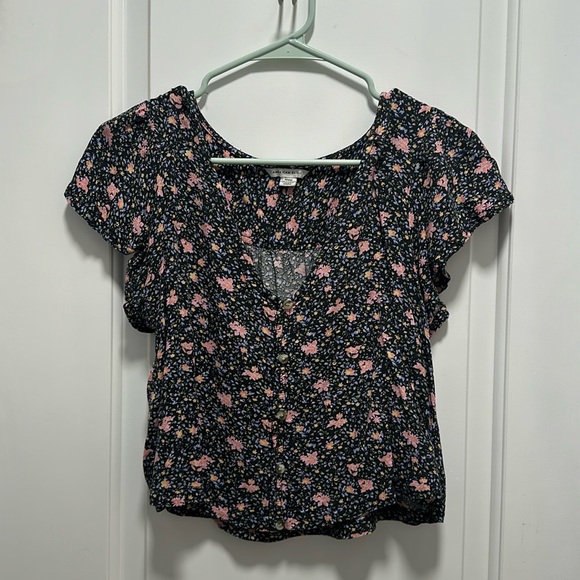American Eagle Outfitters Tops - American Eagle Blue Floral Print Flowy Cropped Shirt